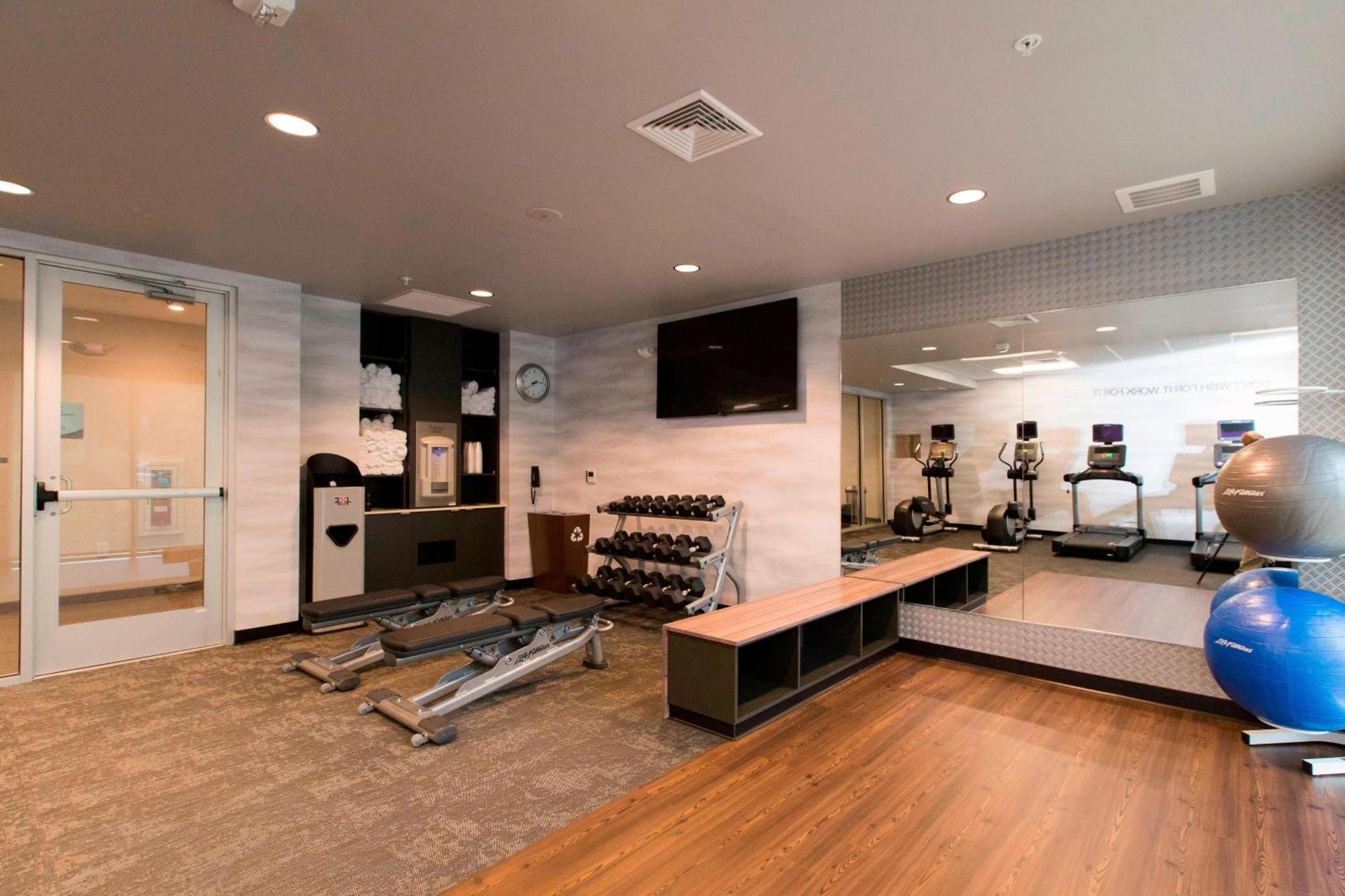 Fairfield Inn & Suites By Marriott Philadelphia Valley Forge/Great Valley Berwyn Екстериор снимка