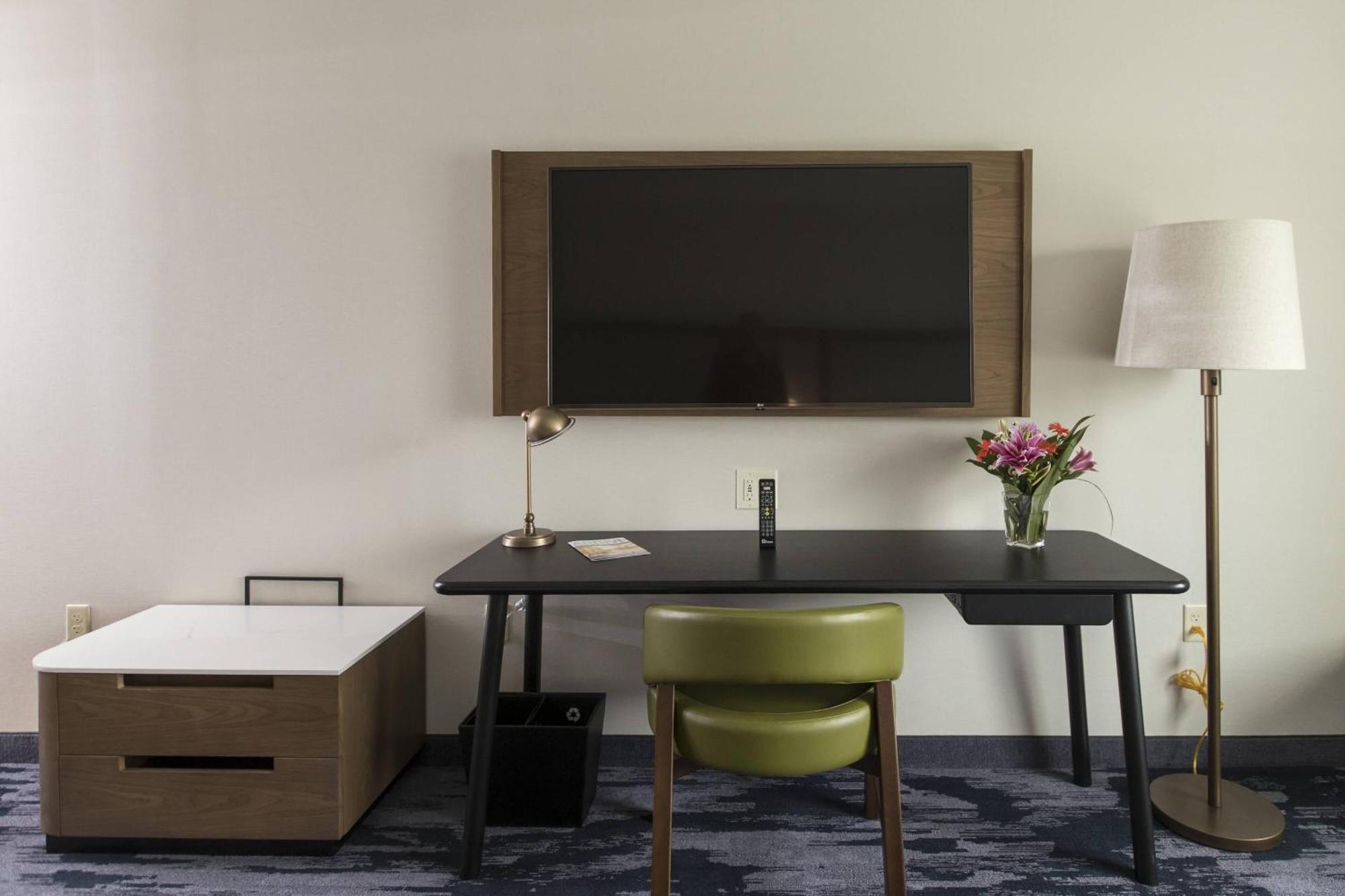Fairfield Inn & Suites By Marriott Philadelphia Valley Forge/Great Valley Berwyn Екстериор снимка